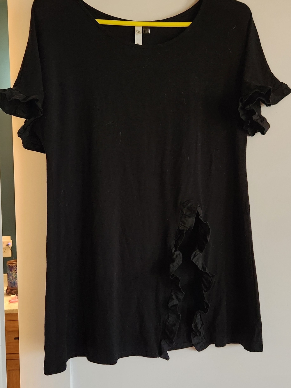 NY Collection Black Ruffle Short Sleeve Top